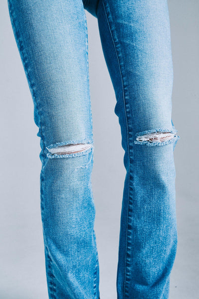 ブラッパーズ 尾崎紗代子 コラボ フレア シェイプアップ 効果 ジーンズ / デニムブラッパーズ 尾崎紗代子 コラボ フレア シェイプアップ 効果 ジーンズ / デニム ダメージ加工